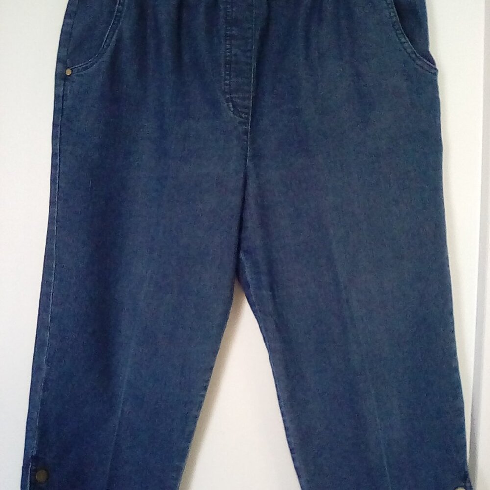 Allison Daley petite capri jeans